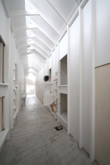 Koyasan-Guest-House-by-Alphaville-Architects_dezeen_468_0