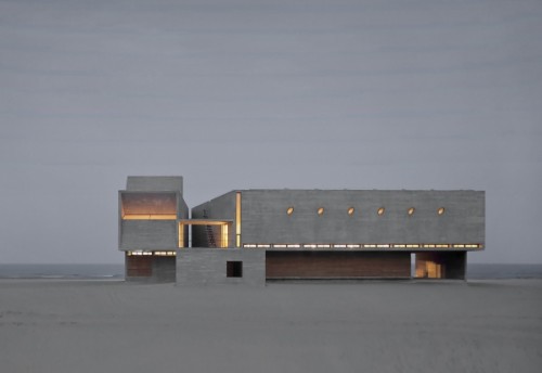 Lonely-Seashore-Library-in-China-by-Vector-Architects-Front-Light-Effect-©Xia-Zhi-600x413