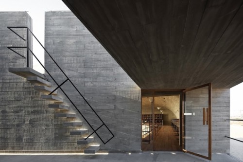 Lonely-Seashore-Library-in-China-by-Vector-Architects-Staircase-©Xia-Zhi-600x400