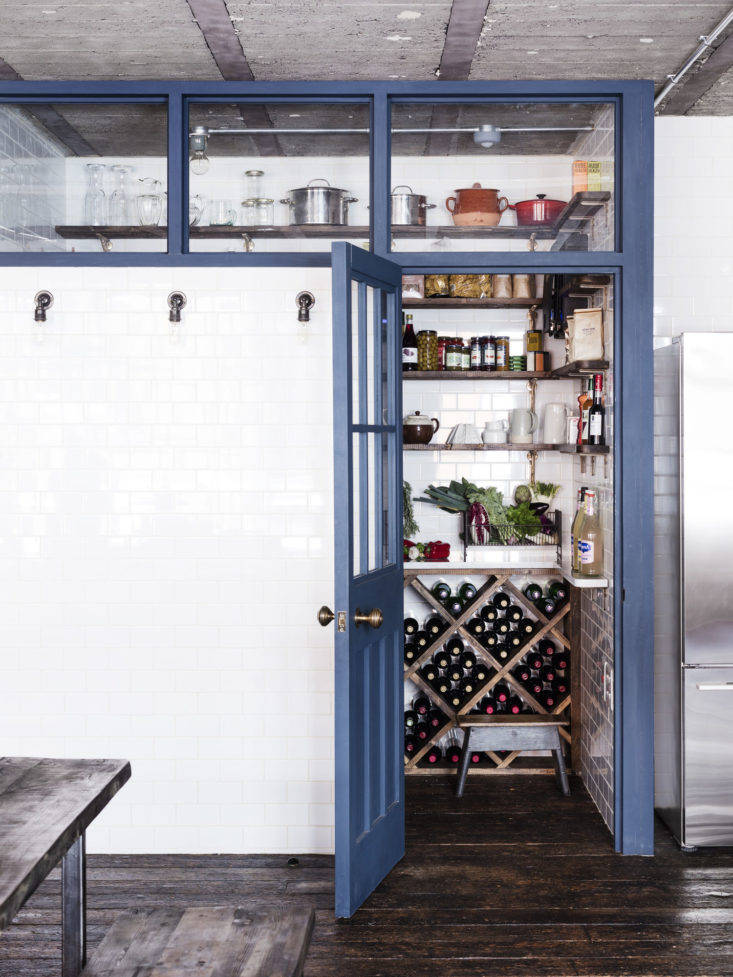 Mark-Lewis-Interior-Design-Hoxton-Square-loft-kitchen-refrigerated-pantry-Rory-Gardener-photo-7-733×977