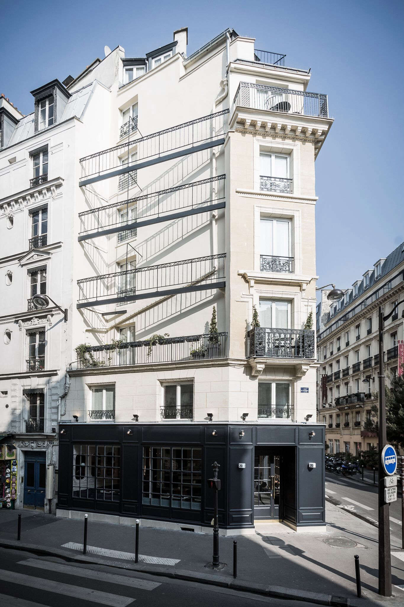 Hotel-Panache-Paris-exterior-16